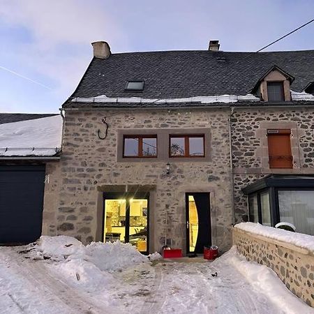 Villa Joli Gite Au Coeur Du Cezallier 3Etoiles Landeyrat Exterior foto